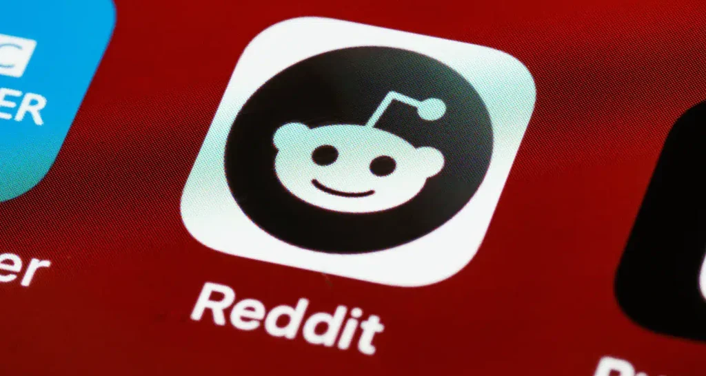 Reddit – Community Knowledge & Real Opinions